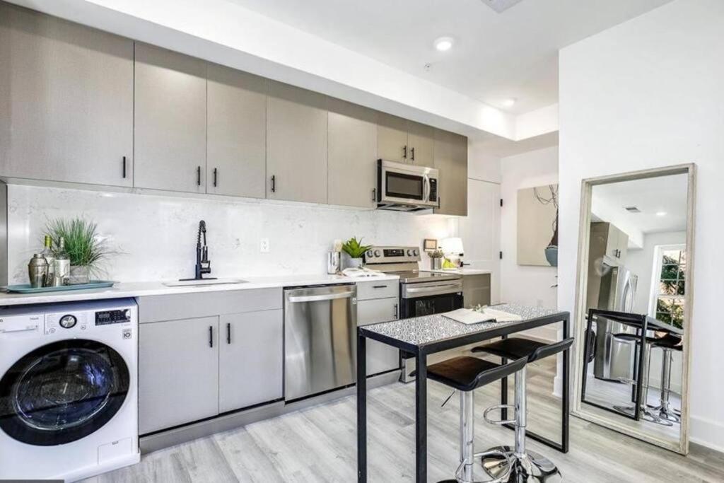 Lux Capitol Hill Vacation Home, In-House Services Вашингтон Екстер'єр фото